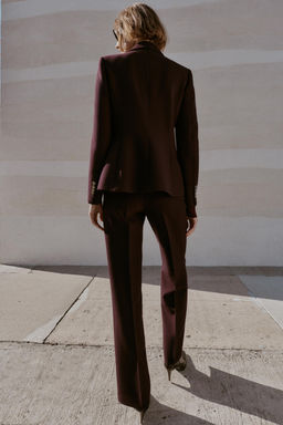 FITTED BLAZER WITH SHOULDER PADS - Zara фото 4