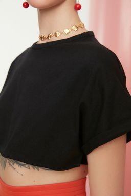 TRENDYOLMILLA Beyaz %100 Pamuk Bisiklet Yaka Super Crop Orme T-Shirt TWOSS21TS0091  фото 9