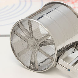 Кружка - сито для просеивания муки Доляна, металл, серебристая