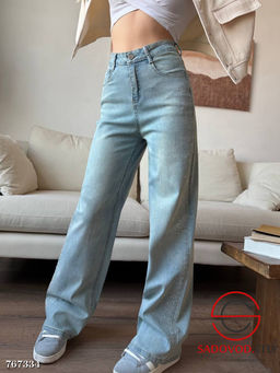 Женские широкие джинсы со стразами