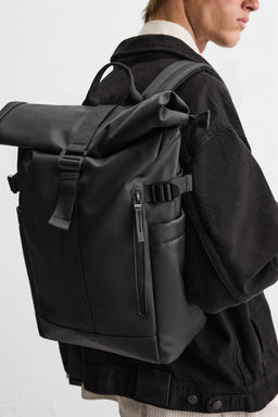 TECHNICAL BACKPACK WITH FLAP