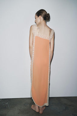 TEXTURED EMBROIDERED LACE DRESS - Zara фото 4