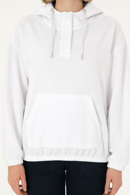 Kad_n Beyaz Kap__onlu Sweatshirt