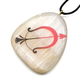 Кулон знак зодиака из селенита Стрелец 37*44мм на шнурке