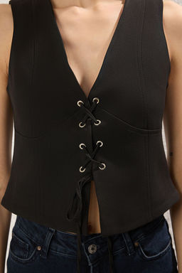 Trendyolmilla Siyah Regular V Yaka Onu Baglama Detayl? Yelek TWOSS25YE00083  фото 2