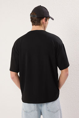 Siyah Oversize/Geni_ Kesim Metal Etiket Detayl_ _nterlok T-Shirt - Trendyolmilla фото 2