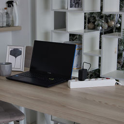 S-GSU5-3 WHITE Cетевой фильтр серии Universal, 3м (Пвс 3*0,75), 5 гнезд, с/з. 10А. Защита от перенапряжения, короткого замыкания. TM Uniel.