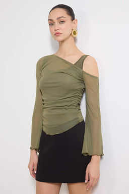 Haki Fitted/Vucuda Oturan Asimetrik Yaka Cift Gorunumlu Buzgulu Tul Orme Bluz TWOSS26BZ00071 - Trendyolmilla фото 2