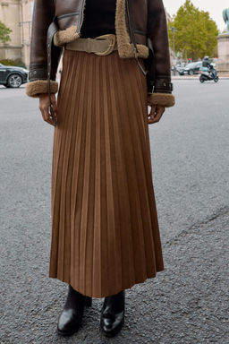 PLEATED FAUX SUEDE MIDI SKIRT WITH BELT - Zara фото 4