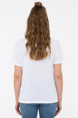 Kad_n Beyaz Bisiklet Yaka Ti__rt