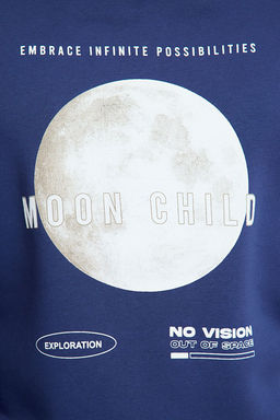 Lacivert Oversize/Genis Kesim Kapusonlu Ici Polarl? Bask?l? Sweatshirt TMNAW25SW00071