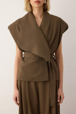 EXCLUSIVE Ac?k Haki Fitted Dokumlu Kumas Belden Oturmal? Vatkal? Astarl? Yelek TWOAW26YE00062 - Trendyolmilla фото 4