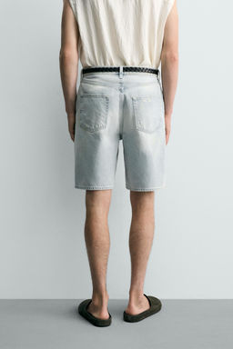 BERMUDA DENIM STRAIGHT FIT LAVADO EFECTO VINTAGE / Azul claro