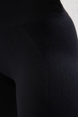 TRENDYOLMILLA Siyah Seamless/Dikissiz Orme Spor Sort/K?sa Tayt THMSS25TY00010  фото 4