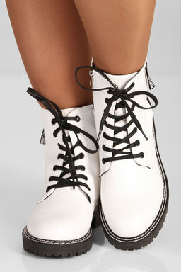 Ботинки женские белые на шнуровке