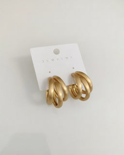 Стильные серьги