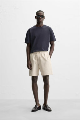 TEXTURED REGULAR FIT BERMUDA SHORTS