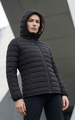 Куртка женская стёганая с капюшоном с графеновой подкладкой черного цвета 9624_1Ch