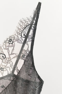 TOP PUNTO TIRANTES ENCAJE / Gris - Zara фото 5