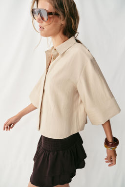 CAMISA CORTA MANGA ANCHA / Beige