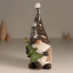 Фигурка светящаяся полистоун «Дед Мороз в колпаке, с ёлкой», беж и шоколад, 10.5×10.5×22 см