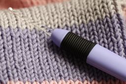 Для вязания Gamma CH-LD крючок с подсветкой пластик d 6.0 мм 15.6 см в картонной упаковке с европодвесом оранжевый