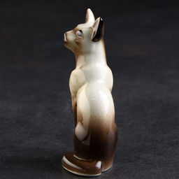 Статуэтка фарфоровая «Фигурка: Кошка Тайка сиамская», 10 см