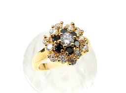 Кольцо "Россыпь" с цирконом чёрным и белым, размер 18 Радуга камня