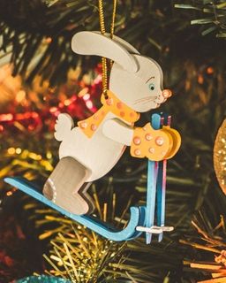 Елочные игрушки - Зайчик на лыжах 370-1