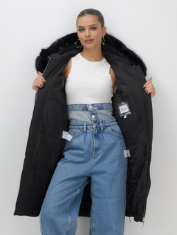 Пальто зимнее утепленное с мехом и капюшоном тренд черного цвета 7753Ch - Visdeer фото 16