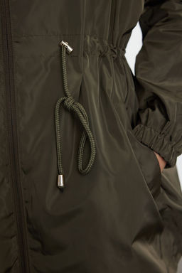 Haki Oversize Kapusonlu Su Gecirmez Yagmurluk Mont TWOAW24MO00160