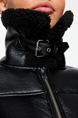 Siyah Regular Kal?p Pelus Detayl? Suni Deri Biker Ceket Mont TWOAW24MO00279