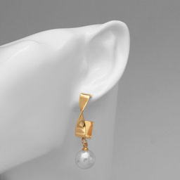 Серьги с жемчугом Абстракция завиток, цвет золото