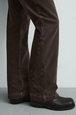JEANS FLARE FIT ROTOS / Marr?n - Zara фото 23