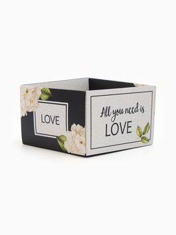 Цена за 3 шт. Коробка самосборная Love, размер 11×11×7 см, плотность 270 г/м²