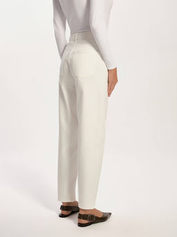CONTE CON-726 Джинсы mom в молочном оттенке с кокеткой off white - Conte elegant фото 4