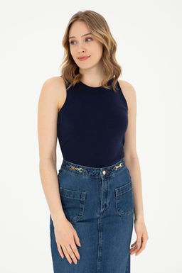 Женская базовая футболка без рукавов темно-синего цвета с круглым вырезом Неожиданная скидка в корзине