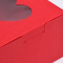 Цена за 4 шт. Коробка сборная подарочная, красная, с фигурным окном «Сердце», 10×10×6.5 см