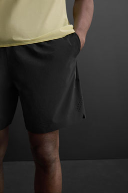 LIGHTWEIGHT PERFORATED SHORTS - Zara фото 17