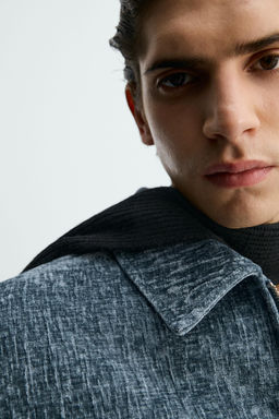 EMBOSSED FLOCKED JACKET