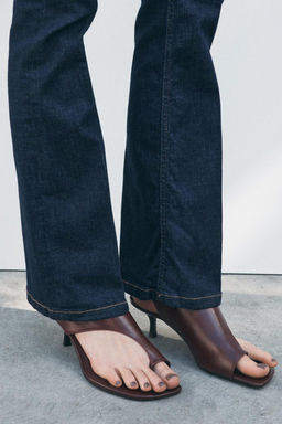 ZW COLLECTION BOOTCUT FULL LENGTH MID-WAIST JEANS - Zara фото 9