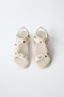SANDALIA T?CNICA CHARMS / Blanco Crudo