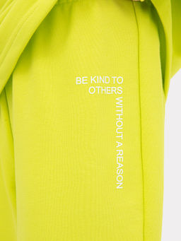 Комплект для девочек (джемпер, брюки) в желтом цвете с печатью - Mark formelle фото 7