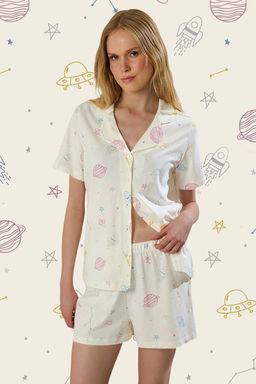 Trendyolmilla Ekru %100 Pamuklu Galaksi Desenli Sortlu Orme Pijama Tak?m? THMSS25PT00299