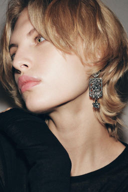 RHINESTONE PIECE EARRINGS