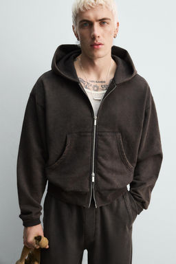 CROPPED FIT HOODIE
