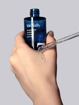MCNALLY - СЫВОРОТКА ДЛЯ ЛИЦА С АЗУЛЕНОМ И ЭКСТРАКТОМ ЦЕНТЕЛЛЫ DERMATOLOGY AZULENE 7+ CICA AMPOULE, 50 МЛ  фото 5