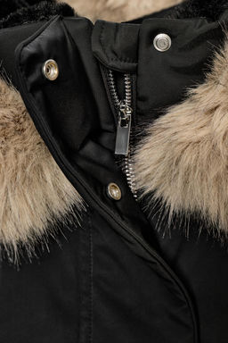 PUFFER JACKET WITH FAUX FUR HOOD, WATER AND WIND PROTECTION - Zara фото 4