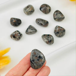 Галтовка из Йооперлита