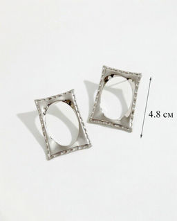 Стильные серьги